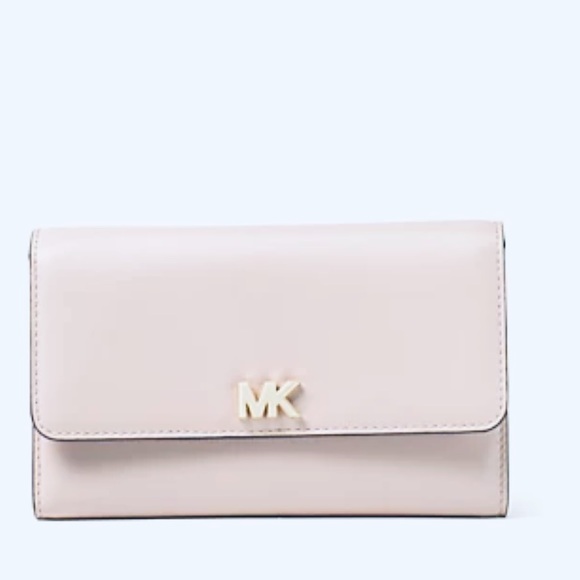 MICHAEL Michael Kors
Medium Carryall Tri-Fold Wallet - Picture 14 of 16